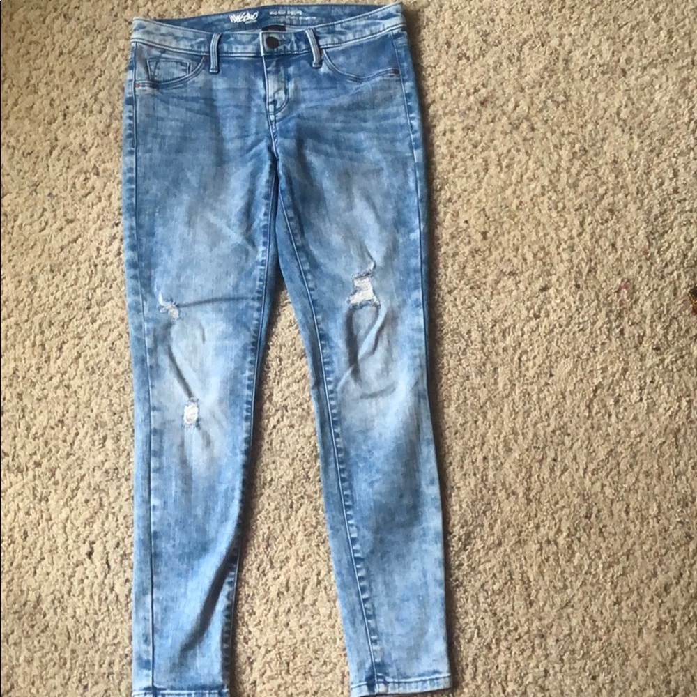 Ripped skinny jeans